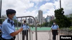 香港警方2021年7月1日关闭了往年七一集会的一个主要场地维多利亚公园 (路透社)