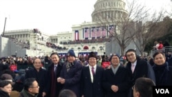 参加美国总统就职典礼台湾代表团 左起台湾立法院长王金平,台湾驻美代表金溥聪, 立法委员陈唐山、蒋孝严、李应元、谢国梁、赖世葆(来源:台湾驻美代表处)