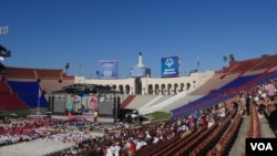 2015年特奥会在洛杉矶纪念体育场闭幕(美国之音国符拍摄)