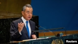 中国外交部长王毅在纽约参加联合国峰会期间和黎巴嫩外长交换中东局势意见,并重申中国坚定支持黎巴嫩维护主权和安全。(路透社:2024年9月24日)