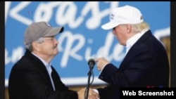 爱奥华州州长布兰斯塔德与美国总统当选人川普(视频截图)