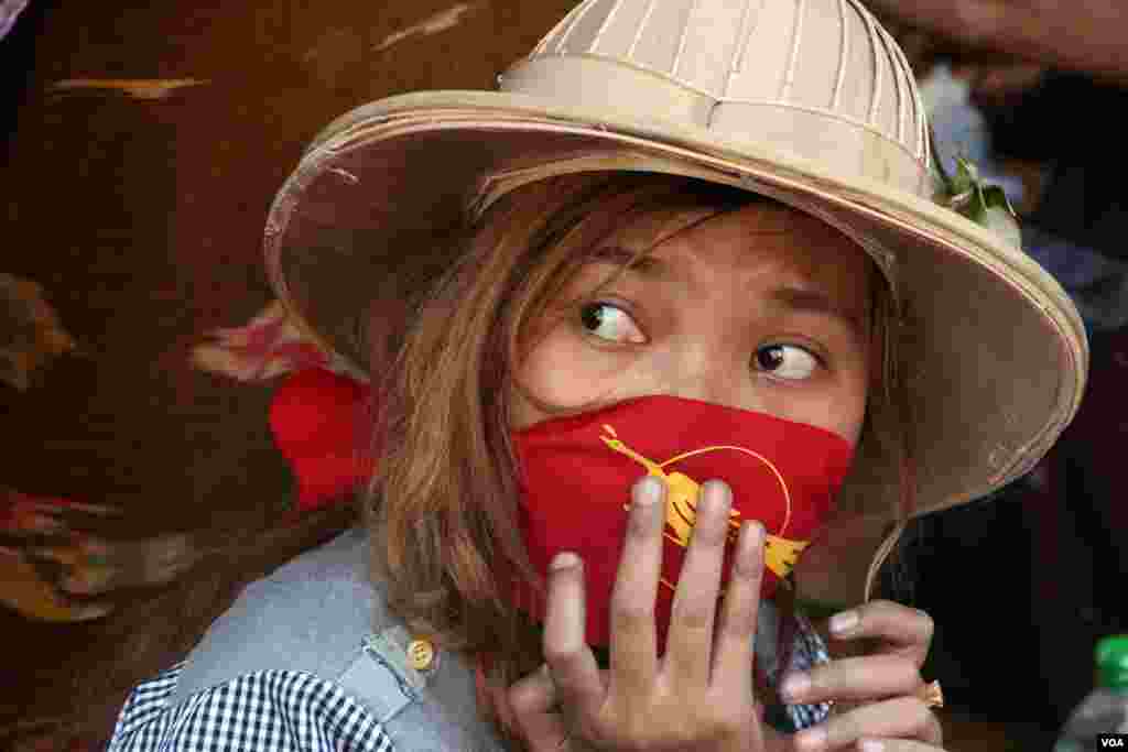 အမျိုးသားပညာရေးဥပဒေ ဆန့်ကျင်ကန့်ကွက် ခရီးရှည်ချီတက်ဆန္ဒပြ သပိတ်မှောက်ကျောင်းသားစစ်ကြောင်း သတင်းဓာတ်ပုံ-စည်သူ (VOA မြန်မာပိုင်း)