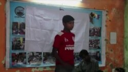 印度街头流浪儿办报 印度街头流浪儿办报