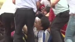 Fan Trung Quốc giẫm đạp tranh nhau gặp Beckham Fan Trung Quốc giẫm đạp tranh nhau gặp Beckham