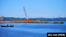 缅甸若开邦的皎漂市是中缅油气管道的起点。(美国之音朱诺拍摄,2013年11月11日)