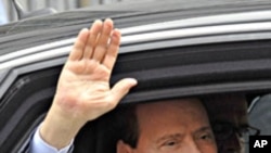 意大利民众对政府不满,贝卢斯科尼总理被控行贿(资料照)