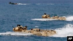 美海军与菲律宾军队在菲律宾以西的南中国海海域举行联合军演 (2015年4月21日)