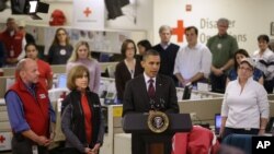 Tổng thống Obama phát biểu tại trụ sở của Hội Chữ Thập đỏ ở Washington, ngày 30/10/2012