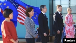 美国国务卿布林肯(中)在匹兹堡主持美国和欧盟的贸易和技术会谈(2021年9月29日)。