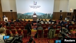 Menteri Luar Negeri AS Antony Blinken dalam konferensi pers di Karuizawa Prince Hotel West di Karuizawa, prefektur Nagano, Jepang, 18 April 2023. (ZHANG Xiaoyu/Pool via REUTERS)