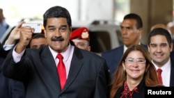马杜罗2018年5月22日庆祝自己大选获胜(路透社)