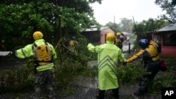 艾玛飓风来袭期间,波多黎各救援人员寻找需要帮助的人 (2017年9月6日)