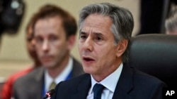 2024年10月11日,美国国务卿安东尼·布林肯在老挝万象举行的第12届东盟-美国峰会上发表讲话。