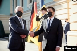 德国总理朔尔茨在基辅会晤乌克兰总统泽连斯基。(2022年2月14日)