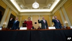 图右至左:前美国副国安顾问博明(Matthew Pottinger)、前美国国安顾问麦克马斯特(H.R.McMaster)、人权活动人士童屹、美国制造业联盟主席斯科特·保罗(Scott Paul)