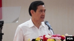 台湾总统马英九2015年6月24日在外交部视察,回顾他上任七年多来推行的活路外交成果(美国之音赵婉成拍摄)