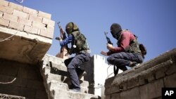Các chiến binh của đảng Công nhân Kurdistan - PKK - trong cuộc tấn công các lực lượng an ninh Thổ Nhĩ Kỳ tại Nusaydin ngày 1/3/2016.