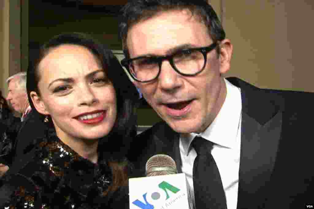 《大艺术家》导演和女主角(美国之音国符摄影)