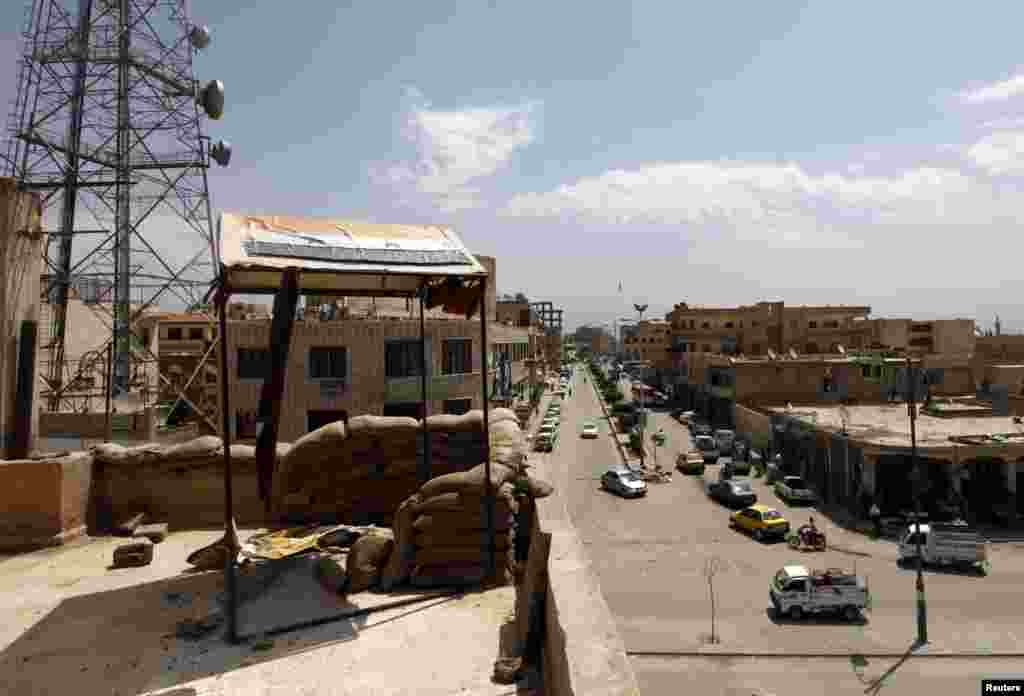 Một căn cứ quân sự do quân nổi dậy Quân đội Syria Tự do chiếm được ở tỉnh Raqqa, ngày 1 tháng 5, 2013.