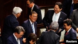 石破茂在东京国会众议院投票中赢得首相选举投票。(2024年11月11日)