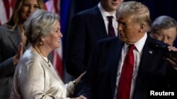 Presiden terpilih Donald Trump telah memilih Susie Wiles (kiri) sebagai Kepala Staf Gedung Putih.