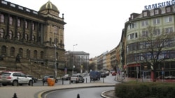 捷克首都改变对华态度 中断四年后再升雪山狮子旗 捷克首都改变对华态度 中断四年后再升雪山狮子旗