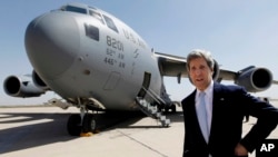 美国国务卿克里3月24日抵达伊拉克