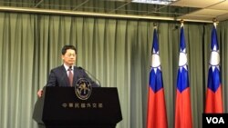 3月5日,台湾外交部发言人李宪章接受媒体提问,回应总统蔡英文呼吁与日方“安保对话”以及日方回应一事。