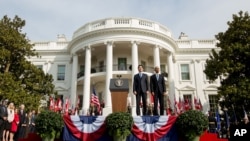 加拿大总理特鲁多和美国总统奥巴马在白宫欢迎仪式上(2016年3月10日)