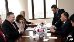 美国国务卿蓬佩奥与朝鲜高级官员金英哲在纽约会谈(2018年5月31日)