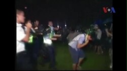 Phẫn nộ về video cảnh sát Hồng Kông đánh người biểu tình Phẫn nộ về video cảnh sát Hồng Kông đánh người biểu tình