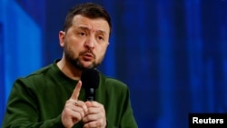 乌克兰总统泽连斯基2月25日在基辅参加“乌克兰:2024年”会议。