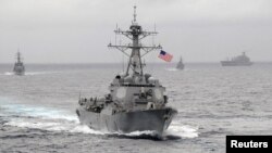 行驶在太平洋的美国海军拉森号导弹驱逐舰（资料照片）