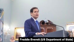 卢比奥在2025年7月1日在国务院举行的印太四国会议上发言(资料照片)。