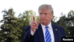 美国总统特朗普在白宫南草坪上对媒体讲话。(2019年8月30日)