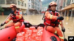 广东南部地区大暴雨造成一些地区洪水泛滥。(美联社2024年4月22日转发)