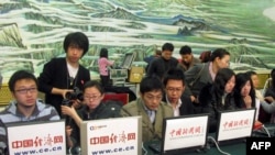 采访报道“两会”的新闻工作者