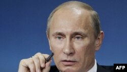 Ông Putin nói mặt trận mới mà ông đề xuất sẽ bao gồm nhiều đảng khác, nghiệp đoàn thương mại và tổ chức dân sự