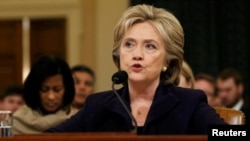 Bà Clinton Hillary trong buổi điều trần liên quan đến vụ tấn công ở Benghazi, Lybia.