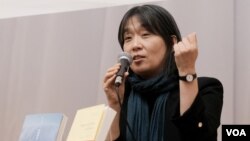 荣获2024年诺贝尔文学奖的韩国作家韩江(资料照:2023年11月14日在首尔一个记者会上)