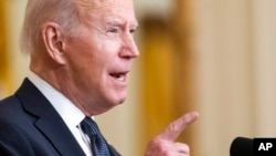 美国总统拜登2022年2月15日发表讲话再次警告俄罗斯不要入侵乌克兰。(美联社)