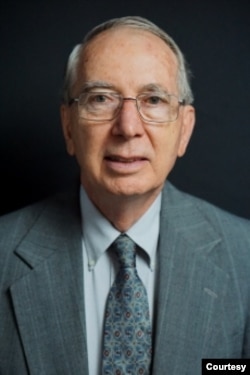 美国乔治·华盛顿大学国际事务学院兼任教授大卫·汉密尔顿·希恩(David Hamilton Shinn)