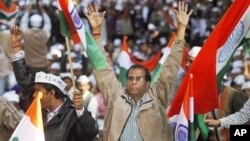 Nhà hoạt động Arvind Kejriwal tại New Delhi, nơi đảng chính trị mới "Người Bình Thường" chính thức ra đời .