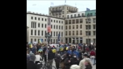 柏林民众抗议俄罗斯入侵乌克兰 柏林民众抗议俄罗斯入侵乌克兰