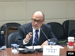 台湾军事评论员亓乐义 (美国之音 陈筠摄)