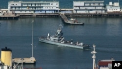 一艘以色列海军舰艇驶入海法港。(资料照片)