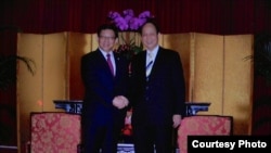 海基会董事长林中森(右)会晤海协会会长陈德铭。(台湾海基会 资料照片)