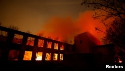 资料照片:洛杉矶阿尔塔迪纳地区的伊顿野火。(2024年1月8日日)