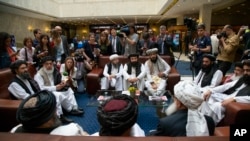 阿富汗塔利班的谈判代表们2019年5月28日在莫斯科与记者见面。