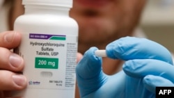 Thuốc Hydroxychloroquine trị bệnh sốt rét.
